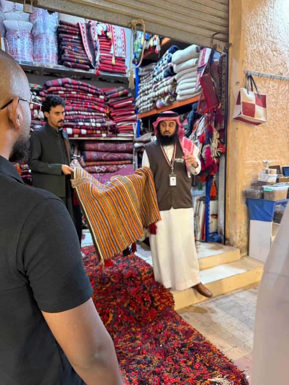 جولات الديرة الخاصة: التراث والتسوق والتذوق (5)